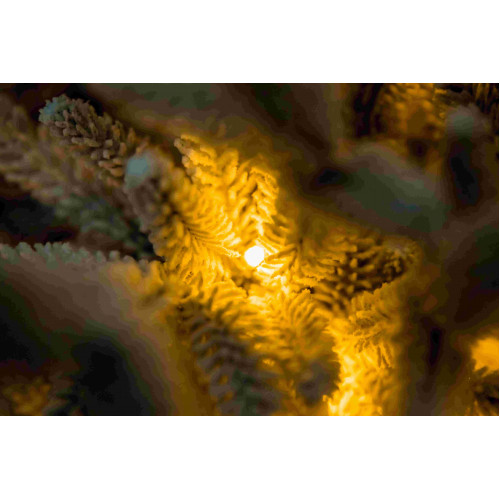 Елка искусственная литая Изумрудная Заснеженная с освещением 300см