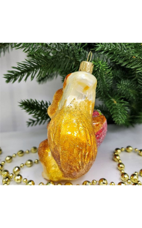Стеклянная елочная игрушка Белочка с клубникой сахар