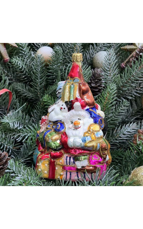 Стеклянная елочная игрушка Гора пингвинов с подарками