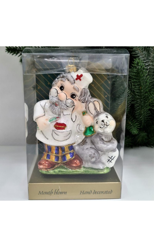 Стеклянная елочная игрушка Айболит с зайчиком