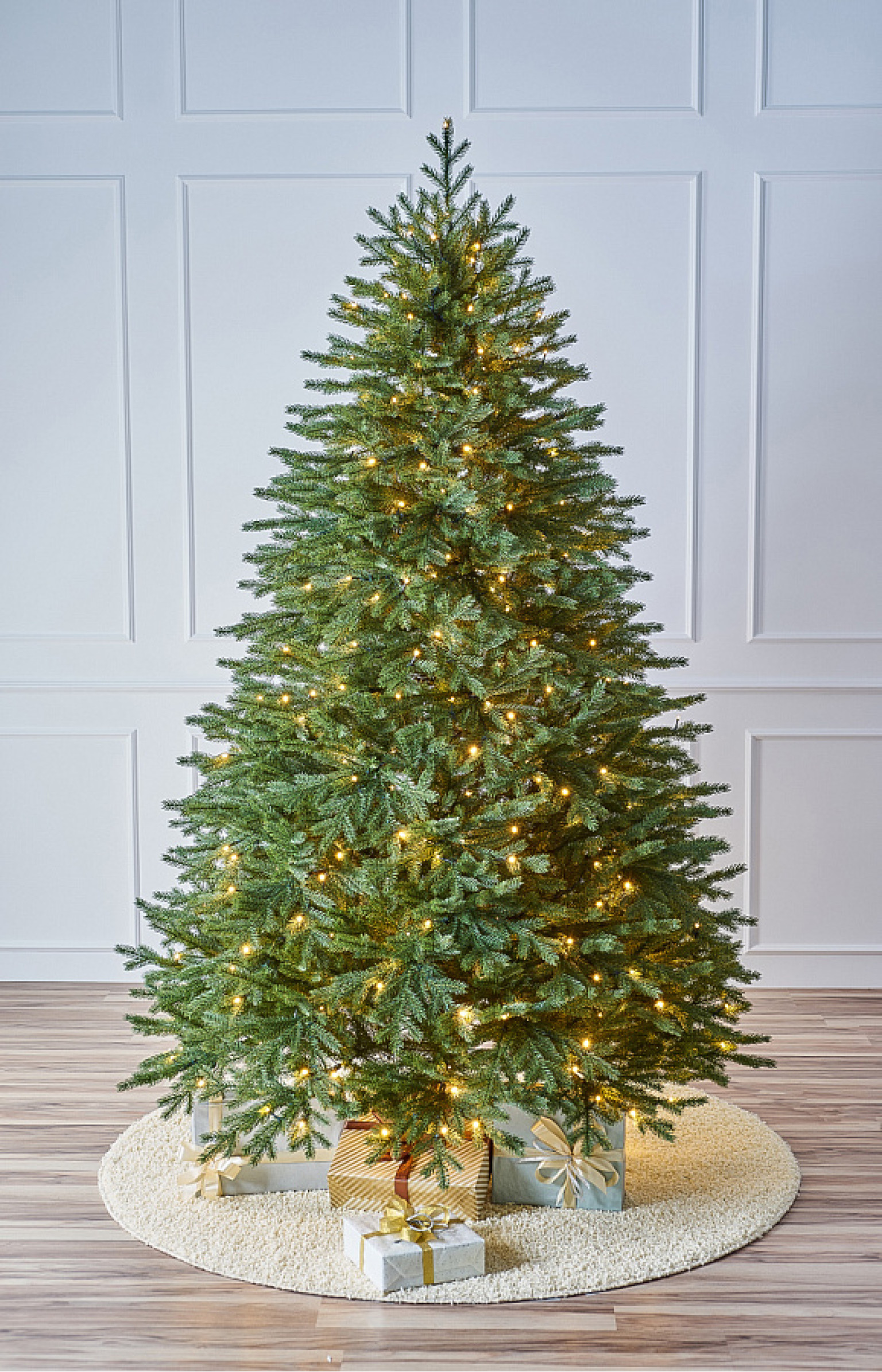 Елка искусственная литая Версальская с лампочками 210см