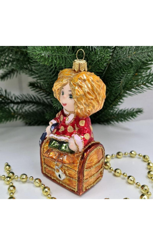 Стеклянная елочная игрушка Домовенок Кузя на сундуке, 1-614