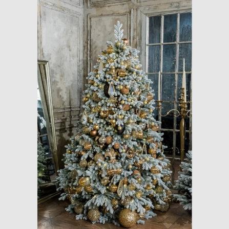 Елки и украшения для выставочных центров