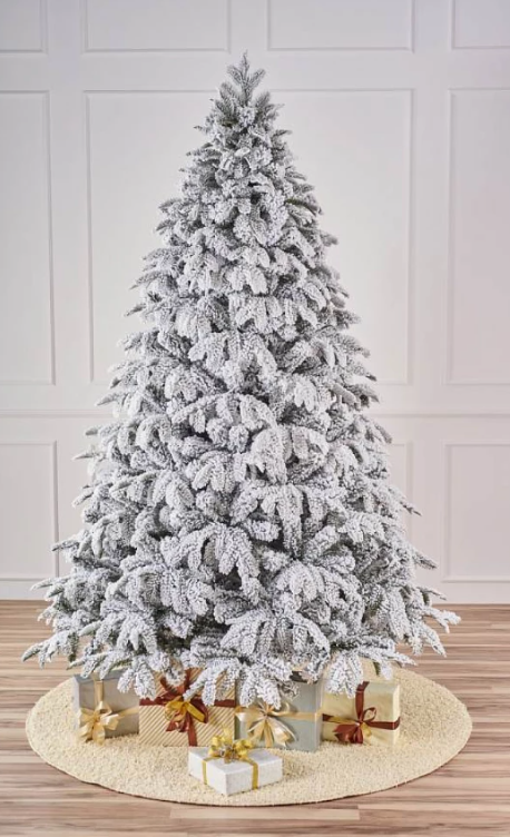 Создайте вирусную фотозону с елкой: секреты увеличения охвата в соцсетях