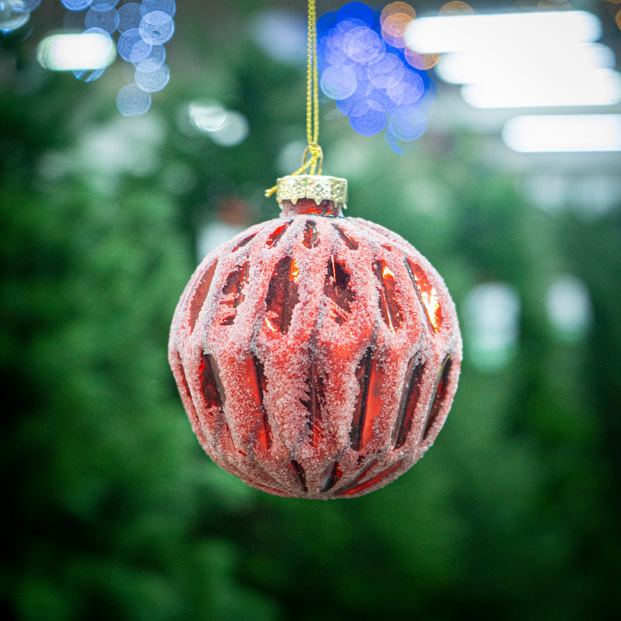 Создайте уникальную новогоднюю композицию с нашими шарами!